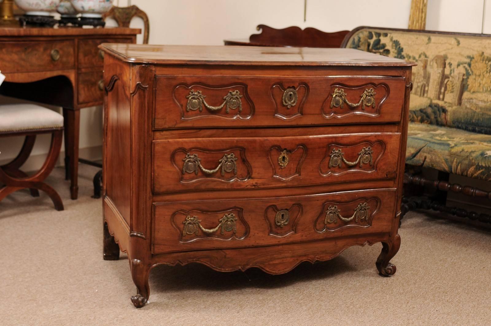 Mid-18th century French Louis XV period 3-drawer commode in walnut on cabriole feet.