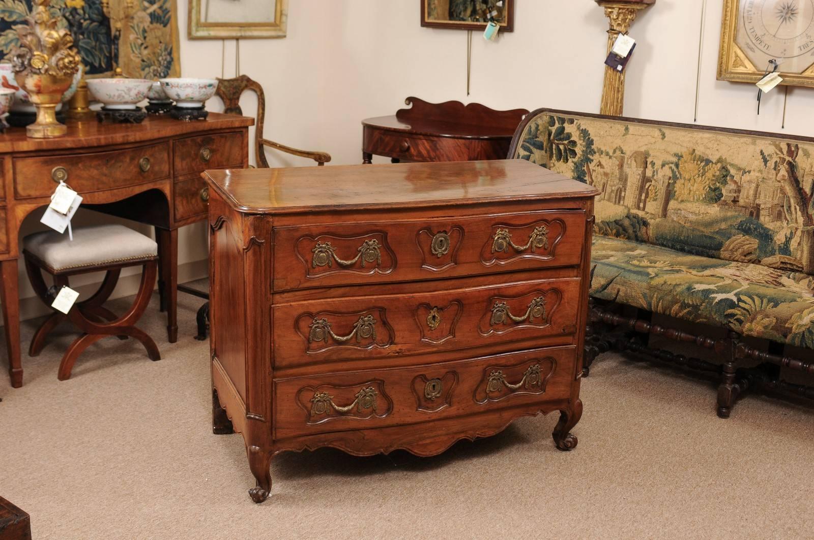 French Louis XV Period Walnut Commode with 3 Drawers, France, circa 1760 For Sale
