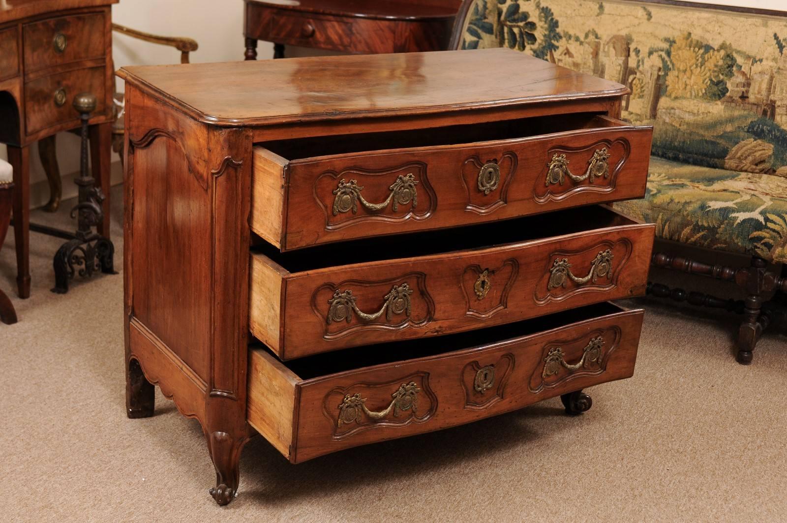 Louis XV Period Walnut Commode with 3 Drawers, France, circa 1760 For Sale 2