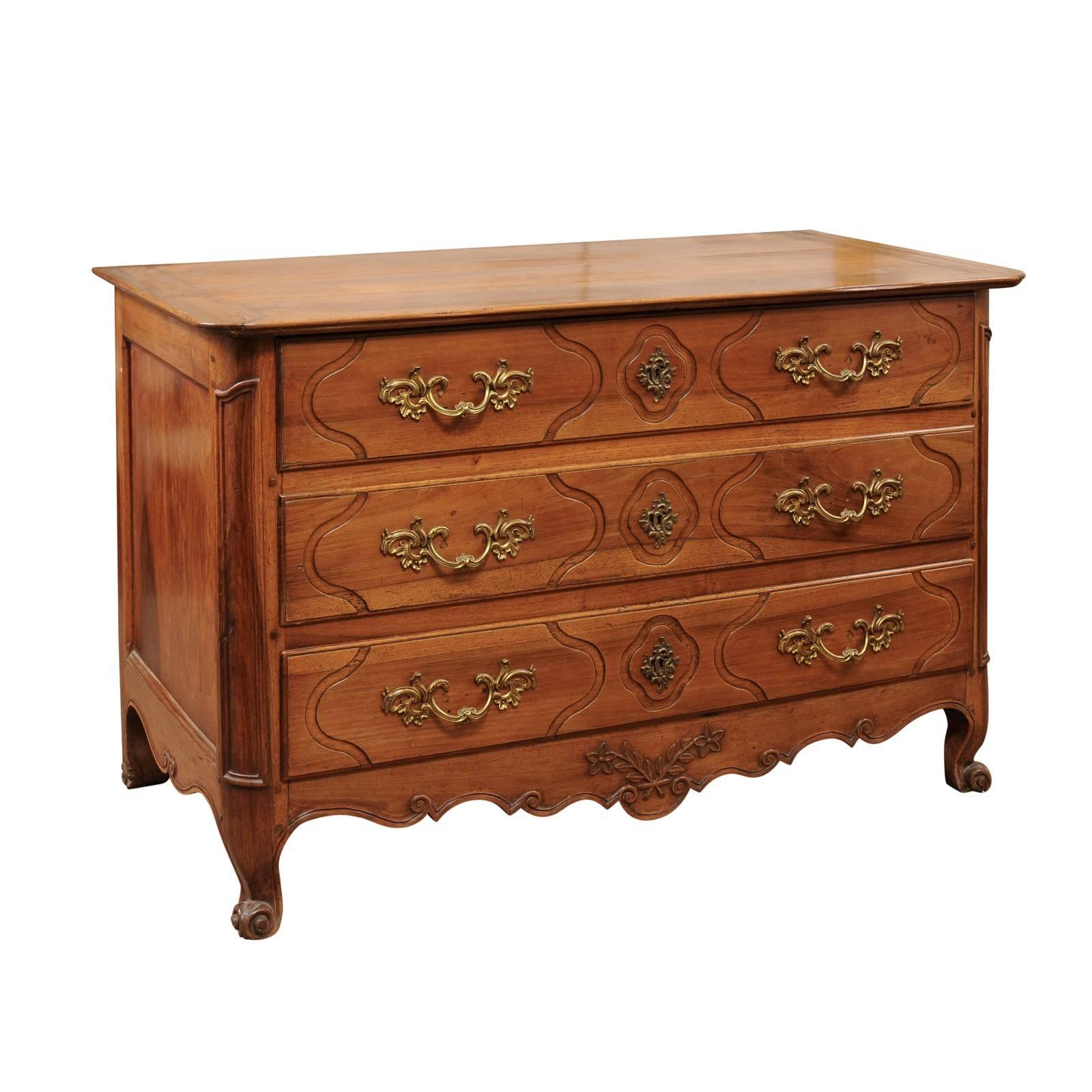 Louis XV Walnut Commode with 3 Drawers, France circa 1780