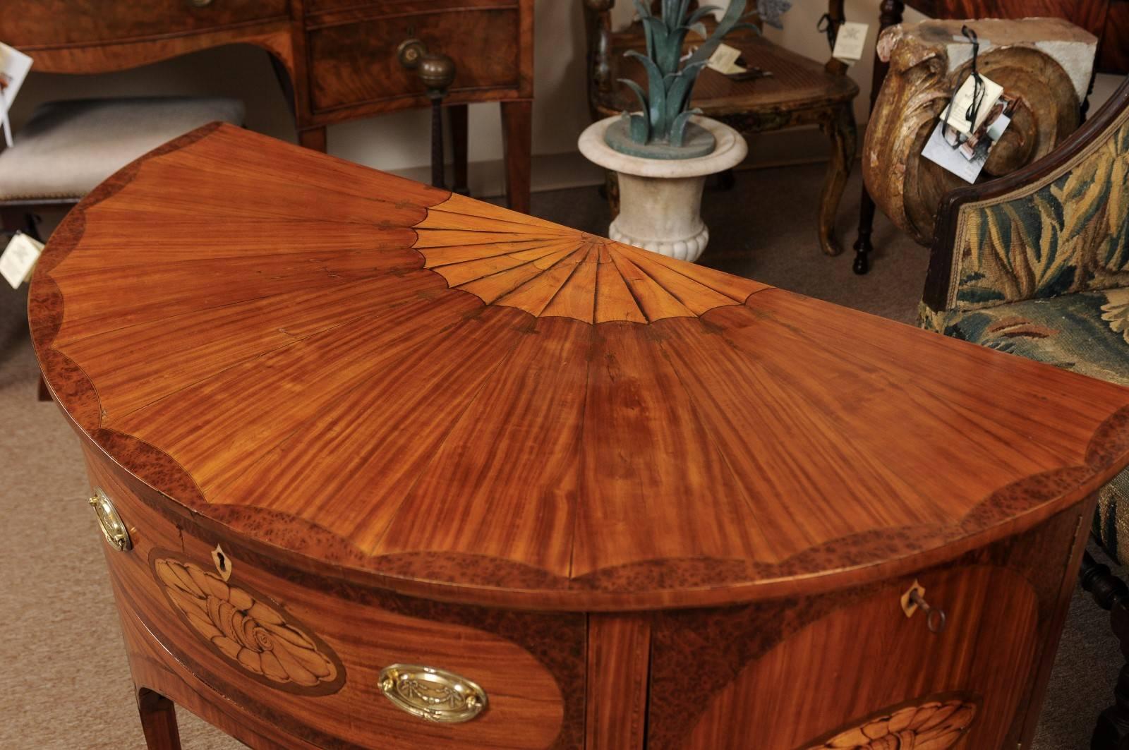 19th Century English D-Shaped Brandy Board in Satinwood with Shell Inlay In Good Condition In Atlanta, GA