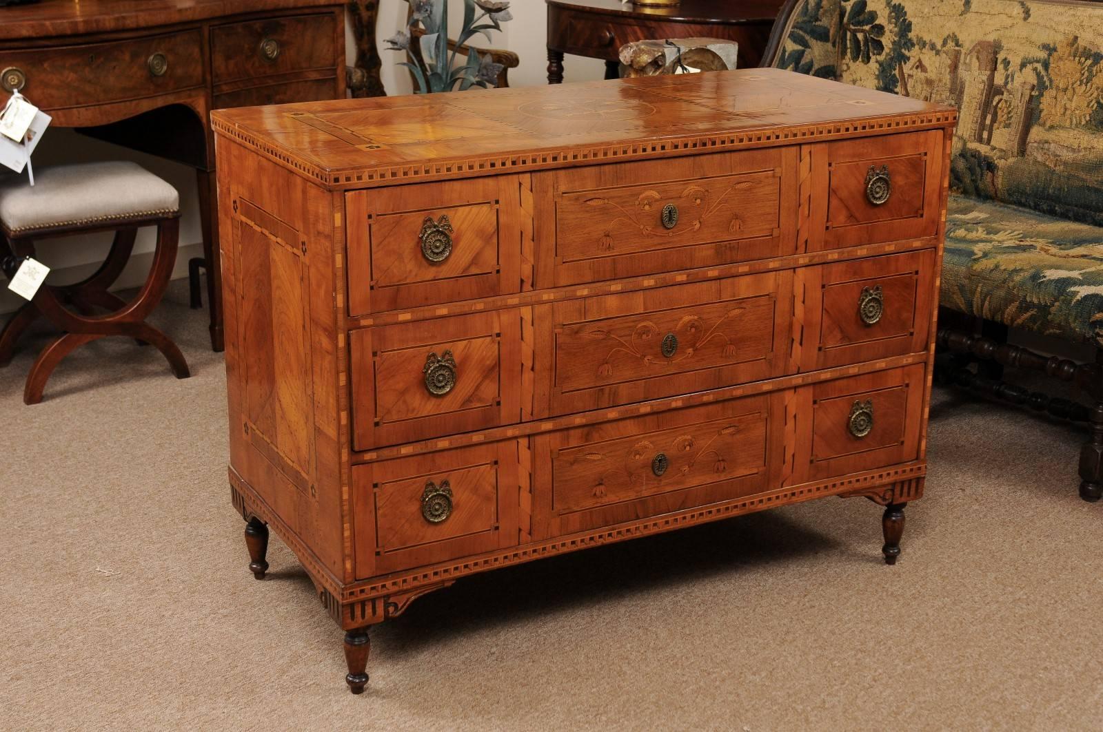 Late 18th Century South German Inlaid Neoclassical Walnut and Fruitwood Commode 3