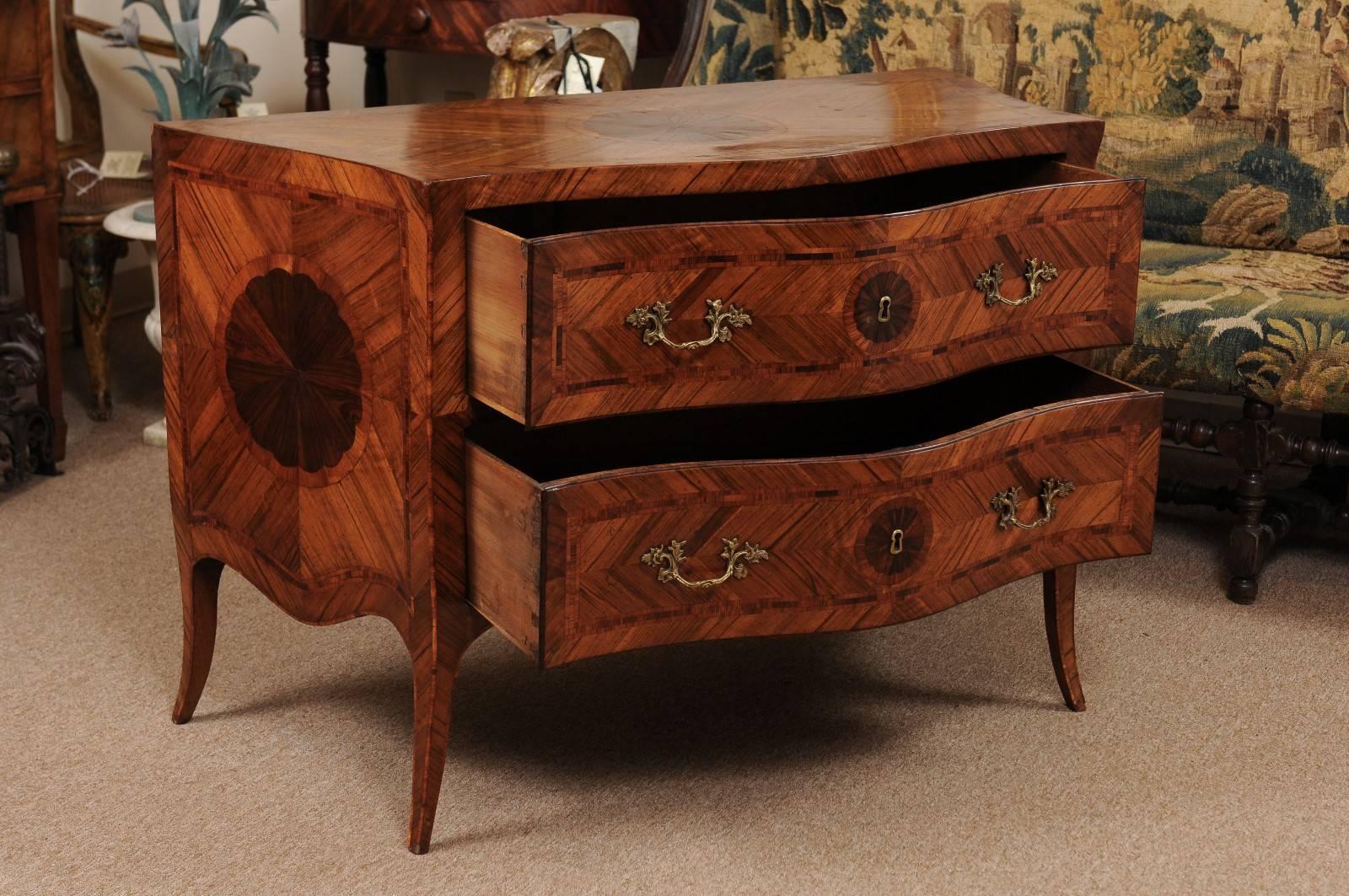 18th Century Italian Inlaid Serpentine Tulipwood and Walnut Commode, circa 1770 In Good Condition In Atlanta, GA