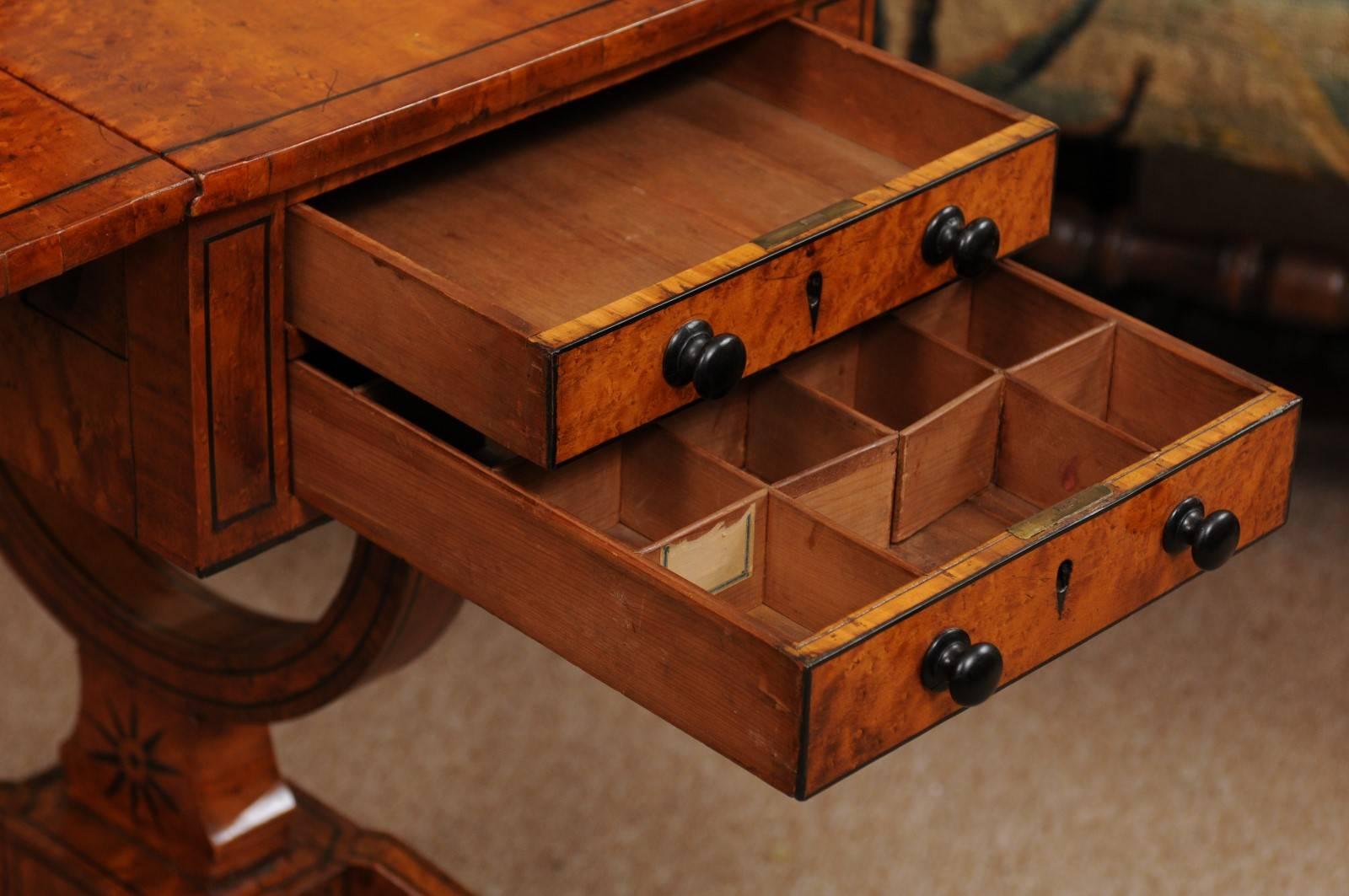 19th Century American Drop Leaf Sewing Table in Birdseye Maple In Good Condition In Atlanta, GA