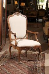 18th Century Venetian Rococo Walnut Fauteuil "Au Chasse", Italy, circa 1760