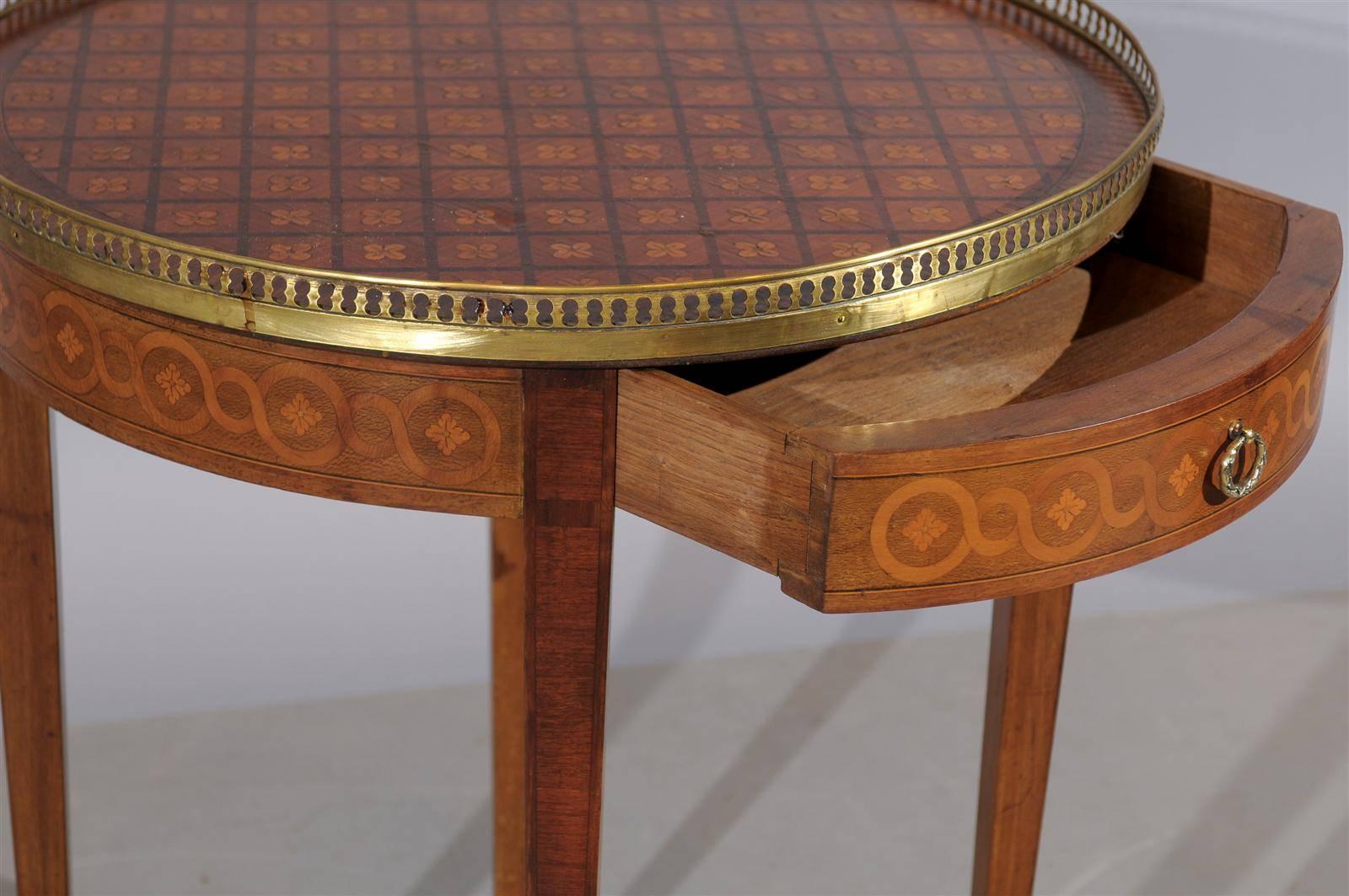 French Louis XVI Style Parquetry Inlaid Bouillotte Table, Early 20th Century 7