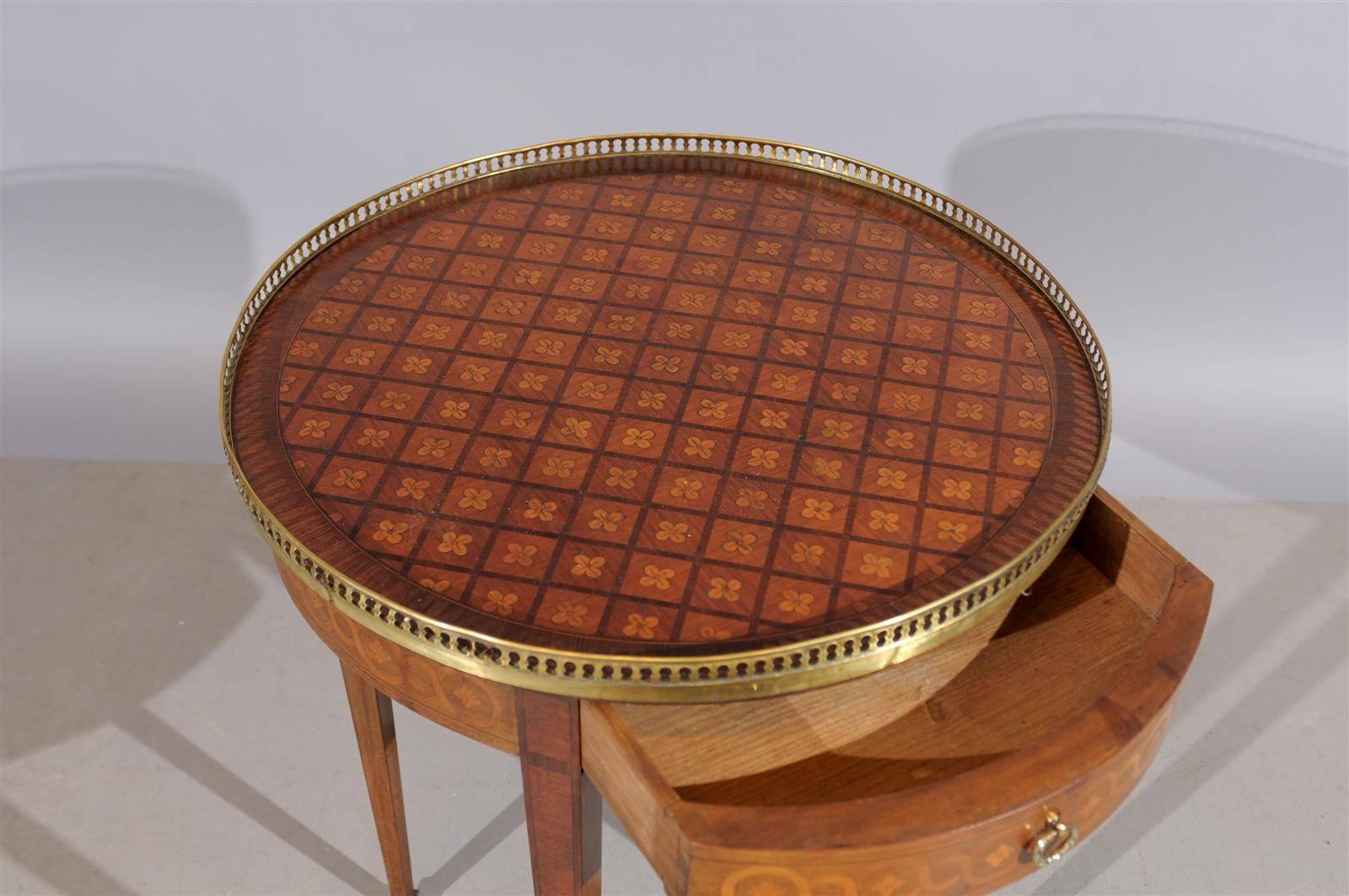 French Louis XVI Style Parquetry Inlaid Bouillotte Table, Early 20th Century 6