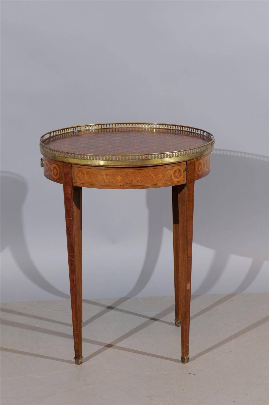 French Louis XVI Style Parquetry Inlaid Bouillotte Table, Early 20th Century 4