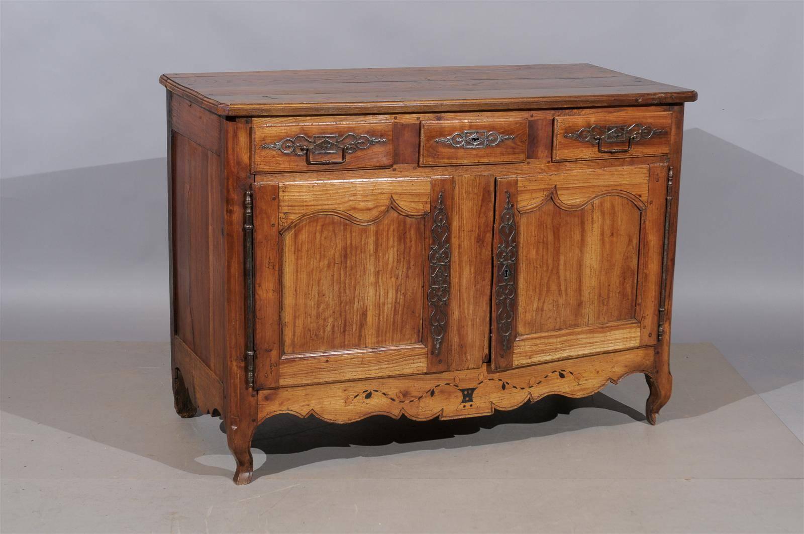 French Louis XV Style Fruitwood Buffet with Marquetry Inlay, circa 1820 For Sale 1