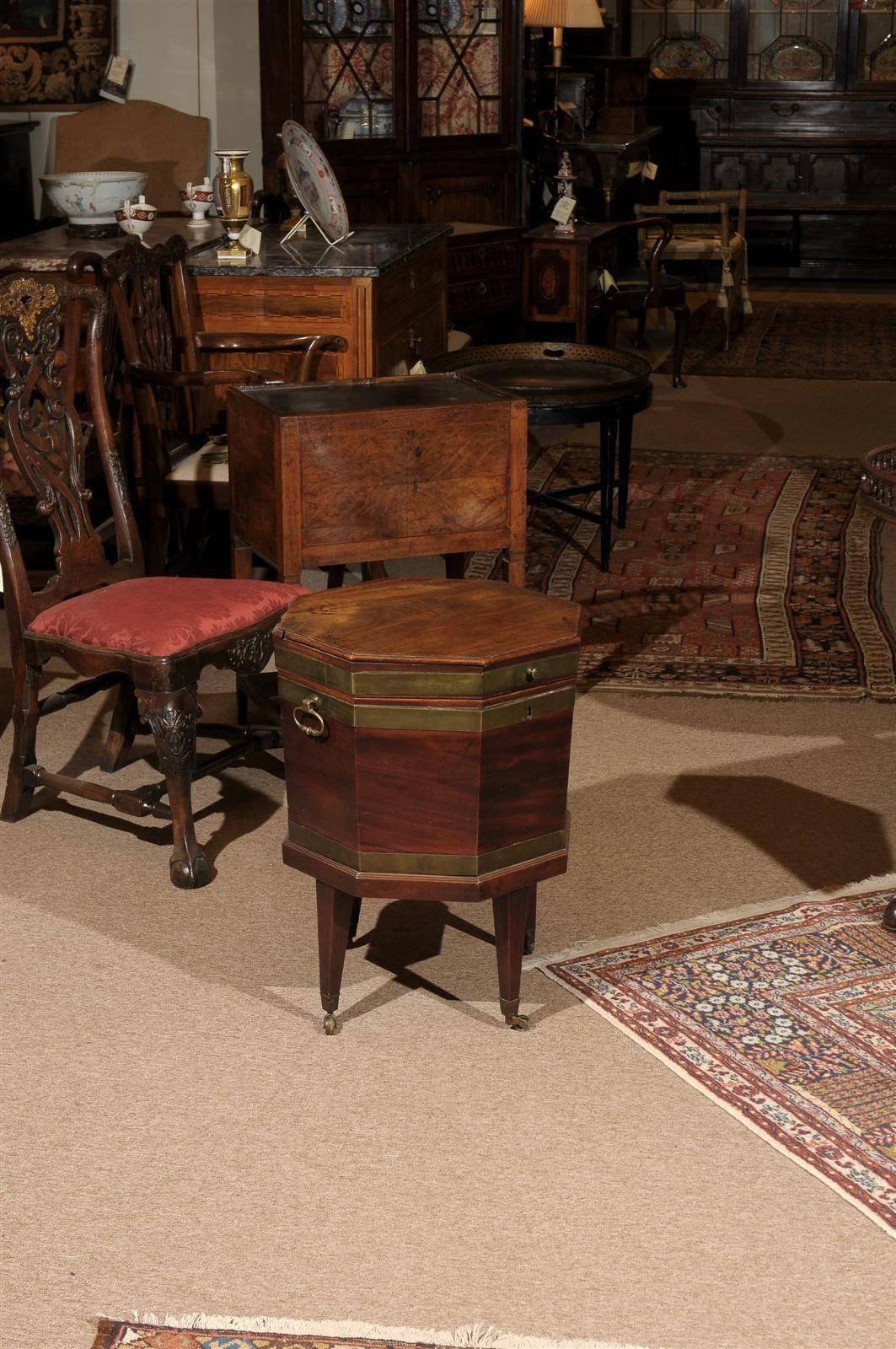 19th Century English Octagonal Mahogany and Brass Cellarette on Stand In Excellent Condition In Atlanta, GA