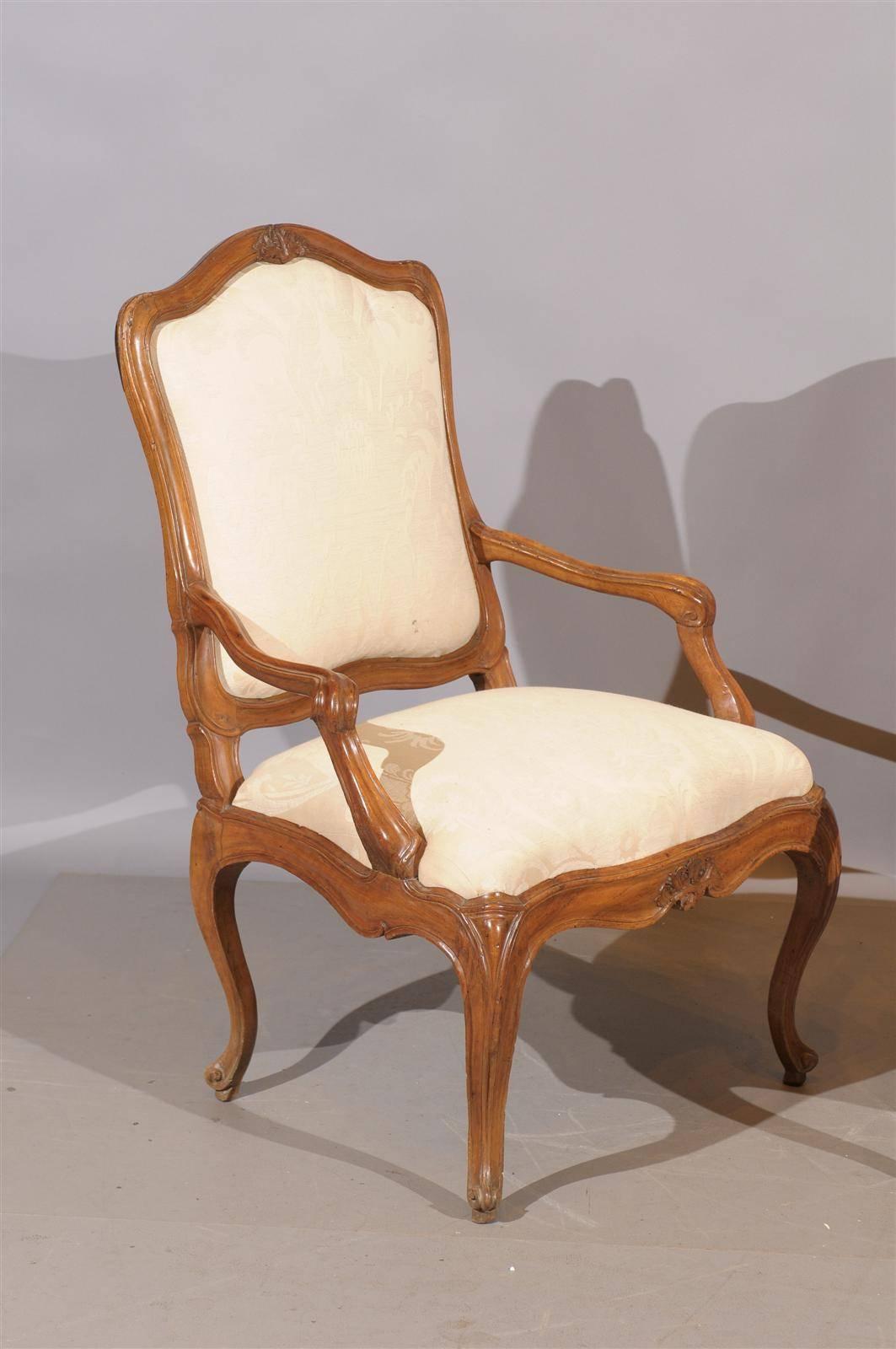 Pair of 18th Century Italian Walnut Armchairs from Genoa 1