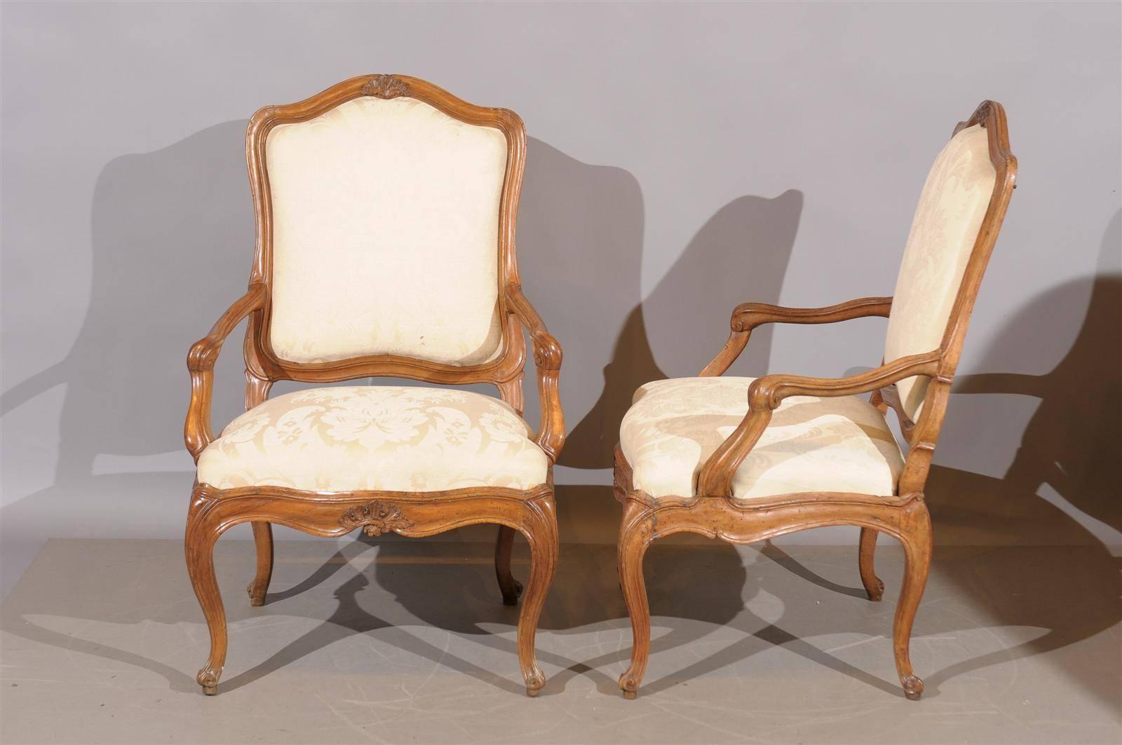 Pair of 18th Century Italian Walnut Armchairs from Genoa 4