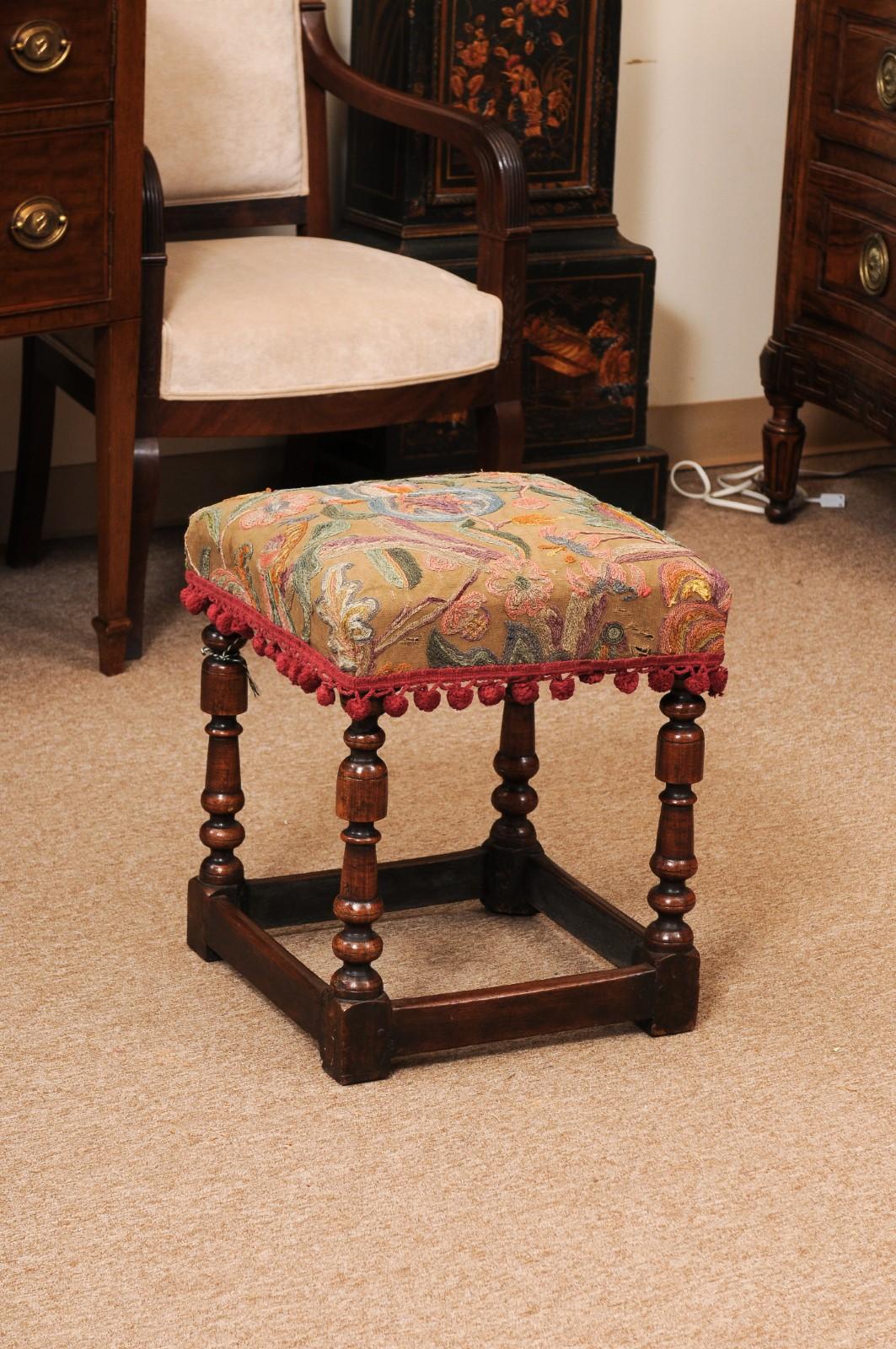 18th Century French LXIII Style Walnut Bench with Crewell Work Upholstery In Fair Condition For Sale In Atlanta, GA
