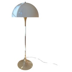 Lampada da terra Panthella di Verner Panton per Louis Poulsen