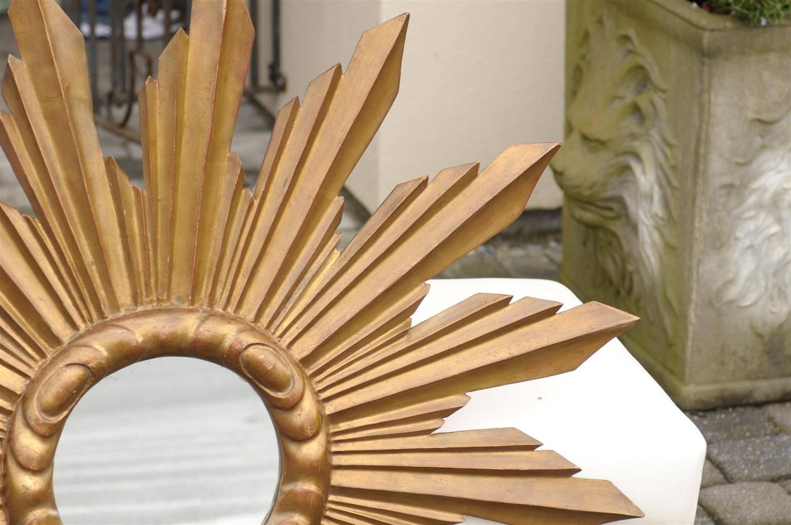 20th Century French Large Size Sunburst Mirror from the 1940s with Sunrays of Varying Sizes For Sale