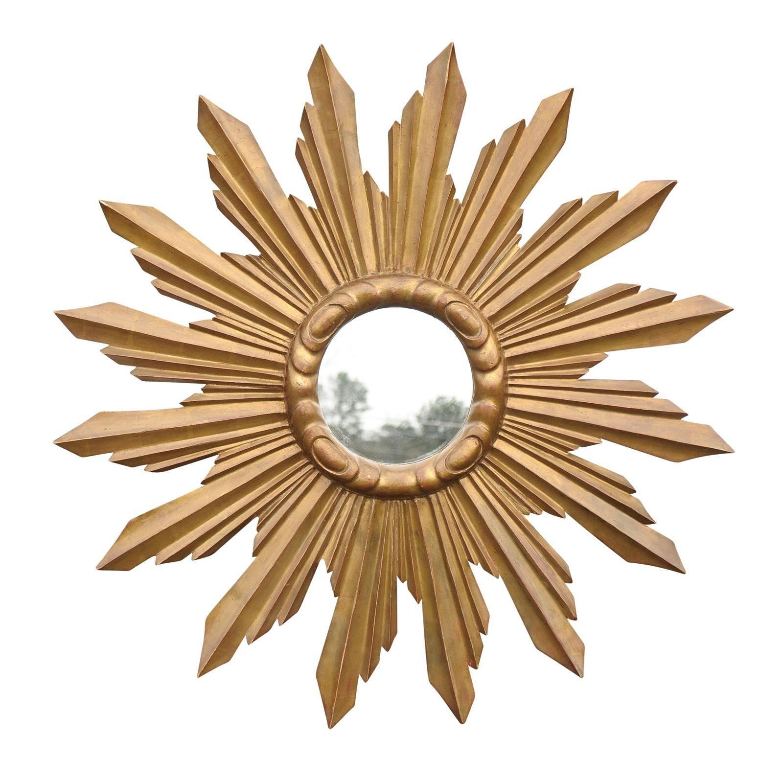 French Large Size Sunburst Mirror from the 1940s with Sunrays of Varying Sizes