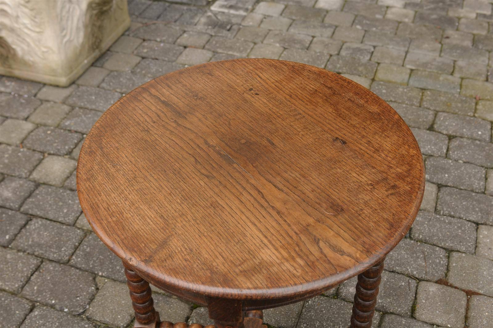 French Bobbin Leg Round Side Table from the Late 19th Century 1