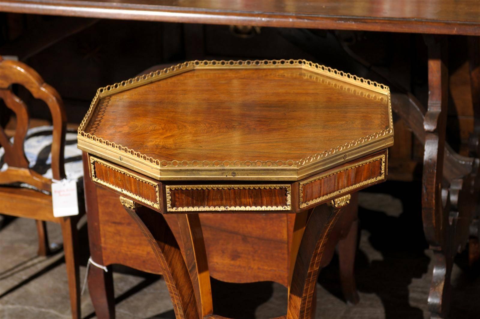 19th Century English Regency Rosewood Veneered Octagonal Side Table from the 1820s