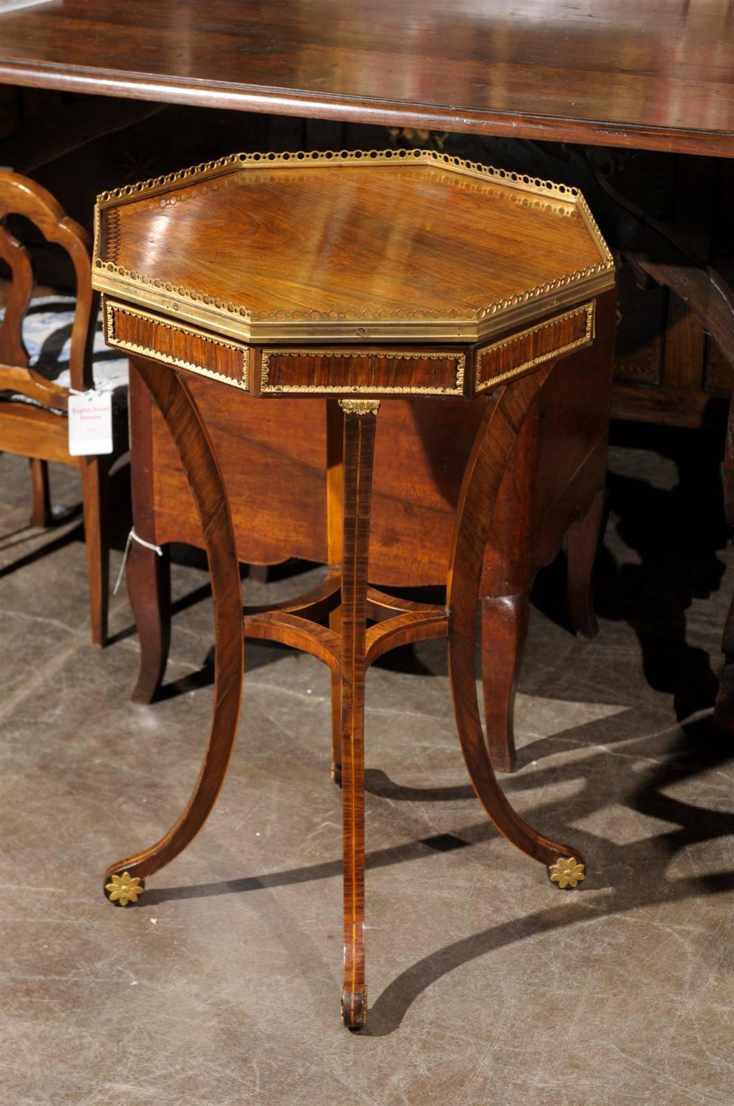 English Regency Rosewood Veneered Octagonal Side Table from the 1820s 2