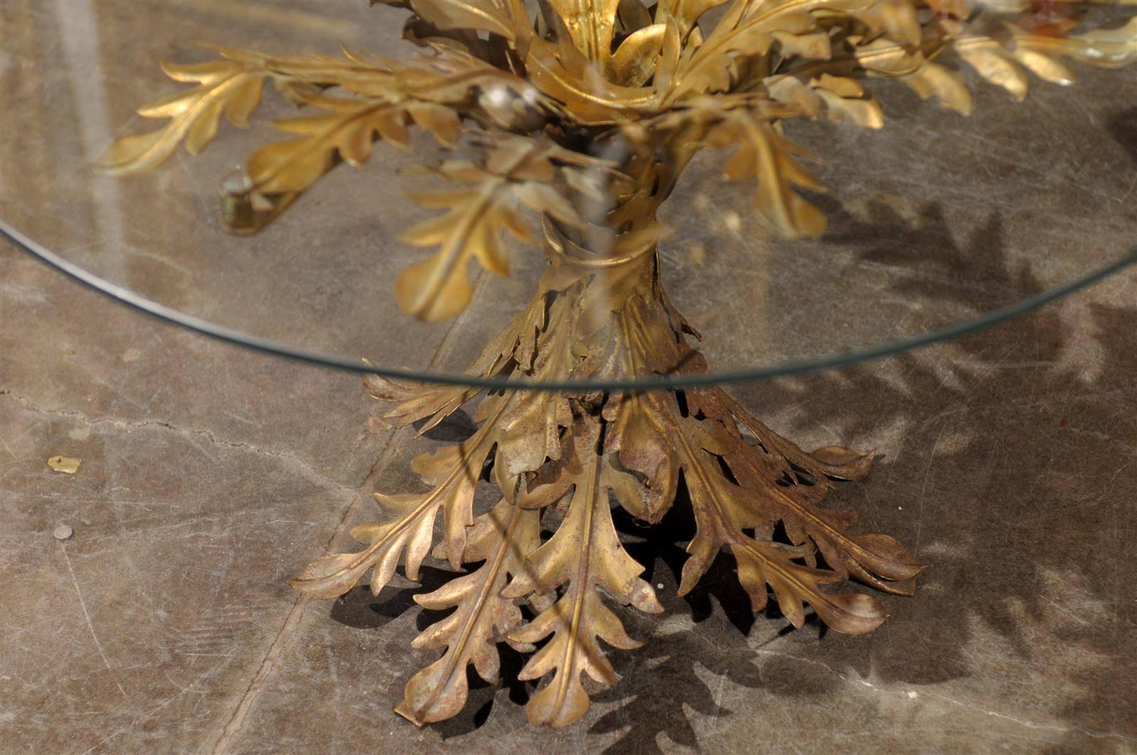 Italian Mid-20th Century Gilt Metal Leaf Pedestal Round Table with Glass Top For Sale 1