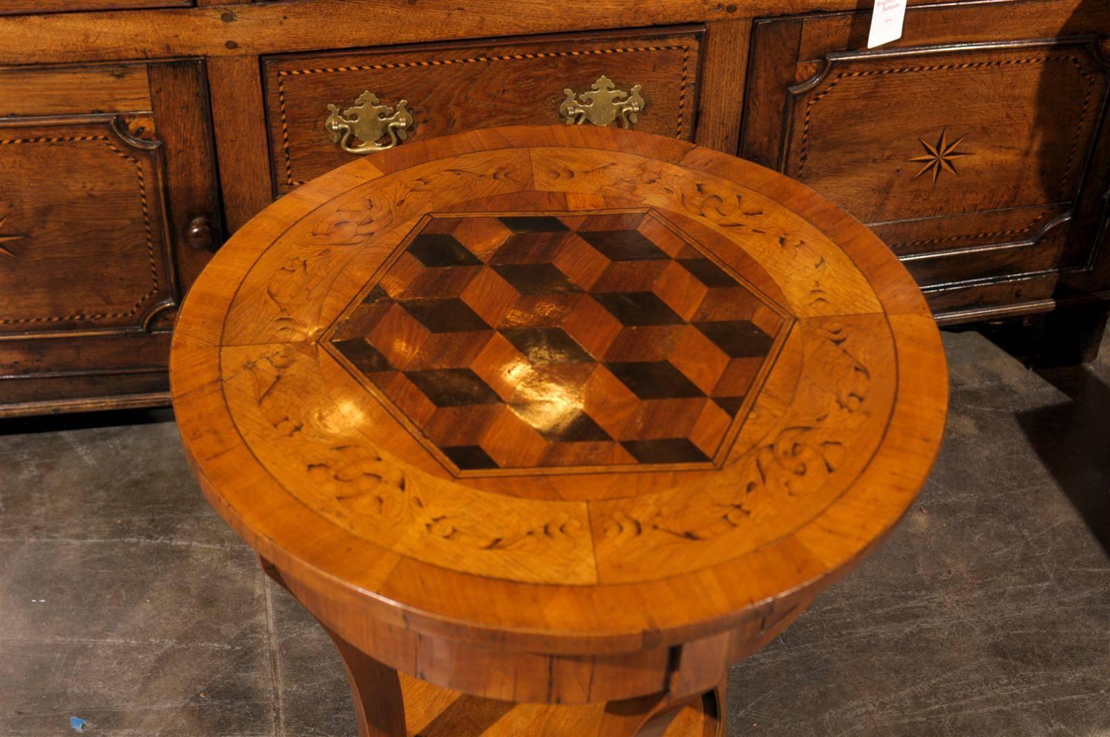 Italian Round Side Table with Cube Parquetry Inlay from the Early 19th Century 1