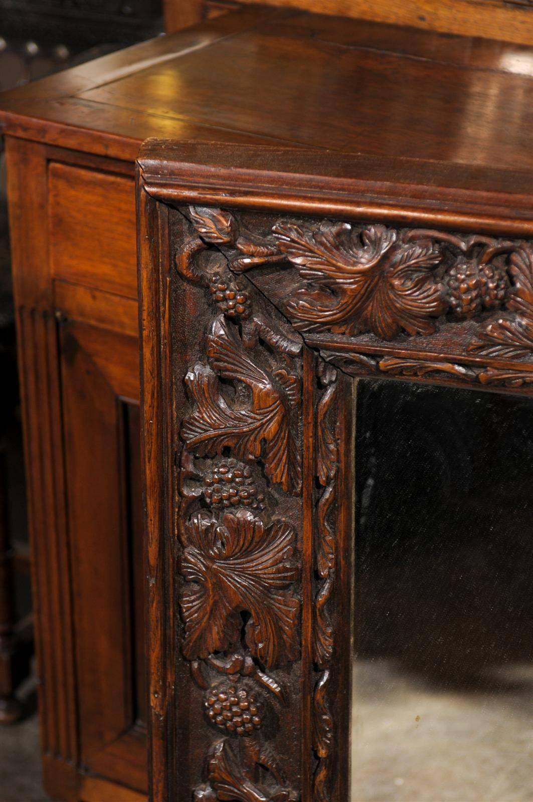 German Black Forest Carved Mirror with Foliage Motifs from the Late 19th Century 3