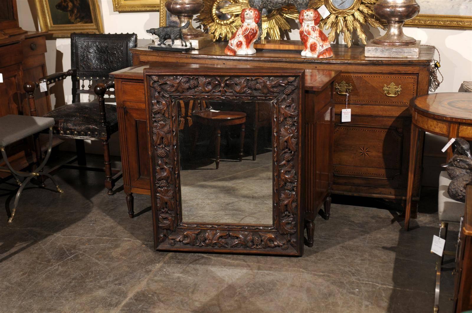 German Black Forest Carved Mirror with Foliage Motifs from the Late 19th Century In Excellent Condition In Atlanta, GA