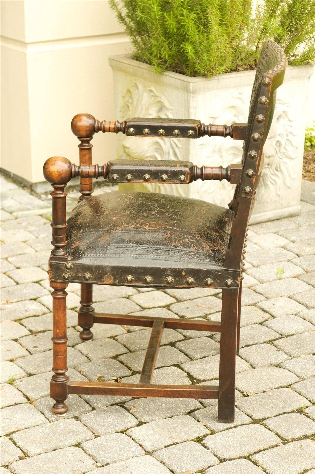 French 19th Century Embossed Leather Upholstered Wooden Armchair with Open Arms In Good Condition For Sale In Atlanta, GA