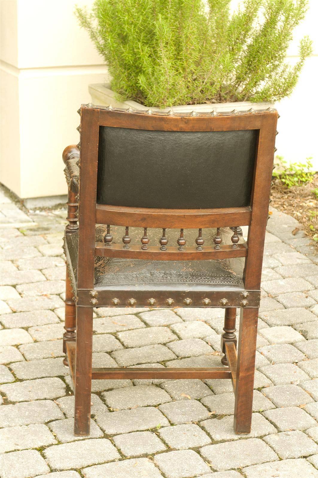 French 19th Century Embossed Leather Upholstered Wooden Armchair with Open Arms For Sale 2
