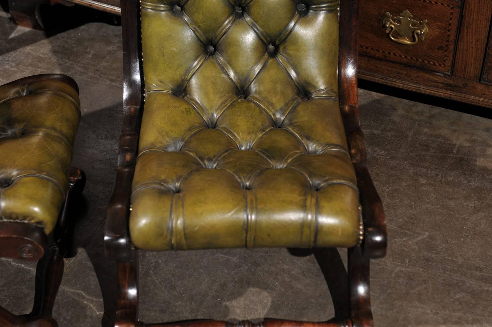 Pair of English Green Leather Turn of the Century Tufted Slipper Chairs For Sale 3