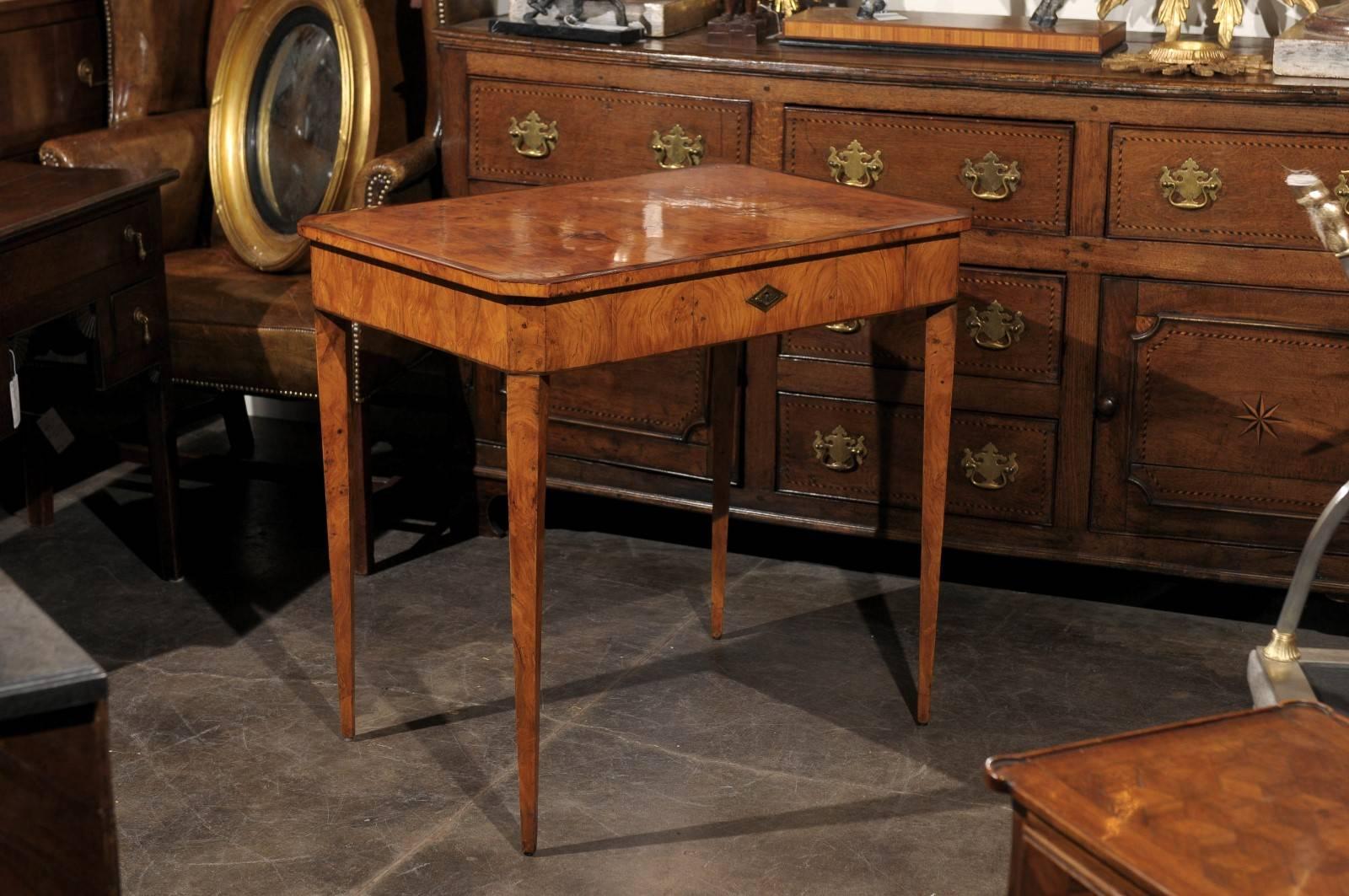 1840s Austrian Biedermeier Table with Contrasting Cross-banded Inlay and Drawer In Good Condition In Atlanta, GA