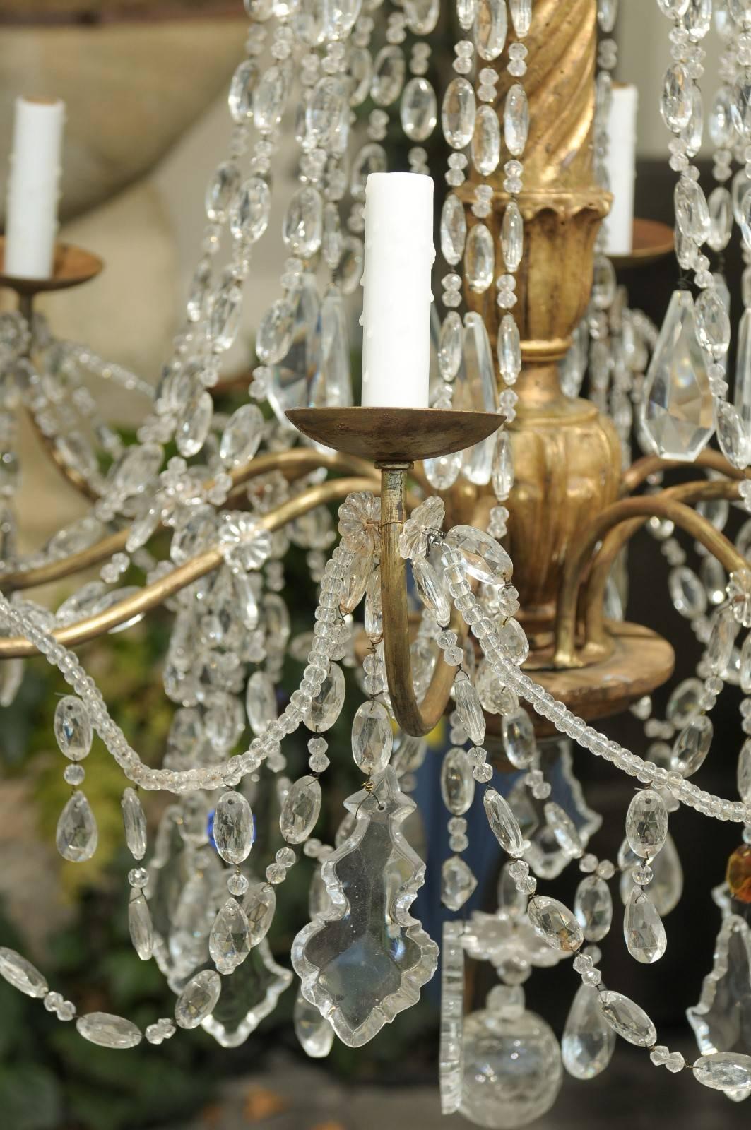 Italian Eight-Light Crystal and Giltwood Chandelier from the Early 20th Century 5