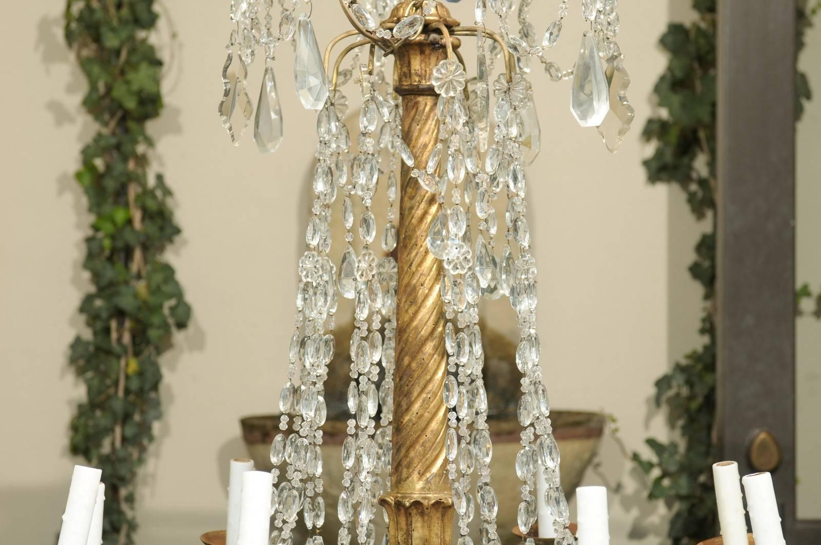 Italian Eight-Light Crystal and Giltwood Chandelier from the Early 20th Century 2