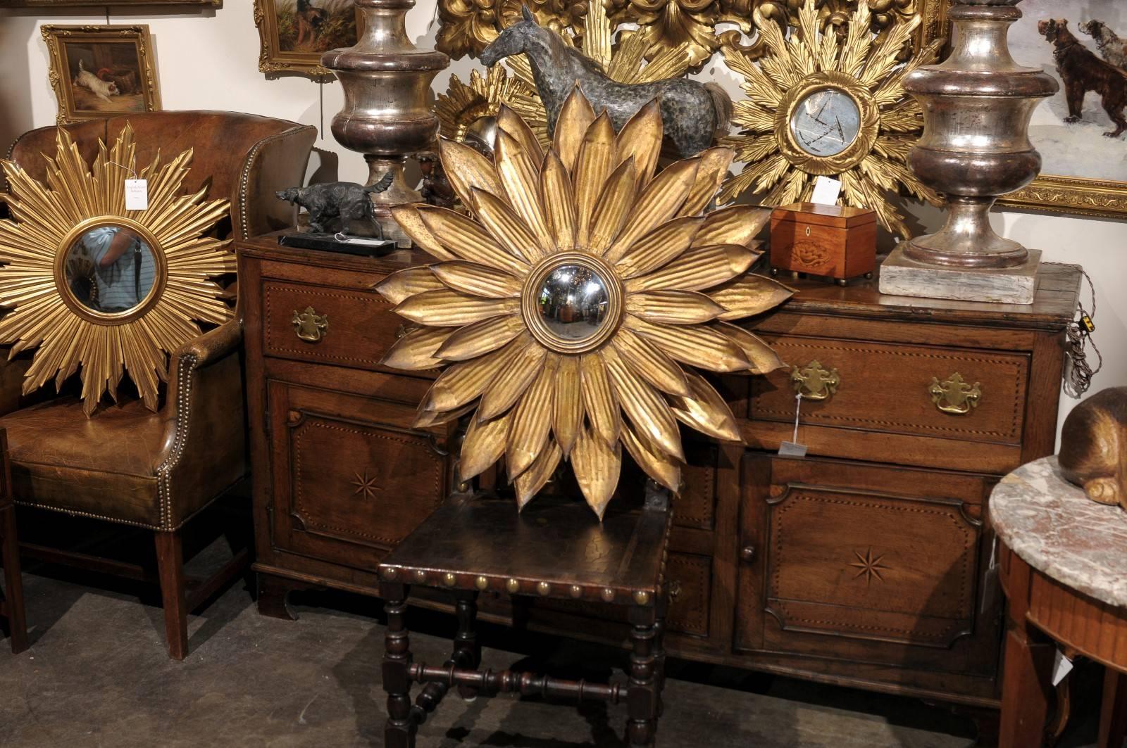 Mid-Century Modern Spanish 1950s Gilt Metal Sunburst Round Convex Mirror with Pointed Ribbed Petals