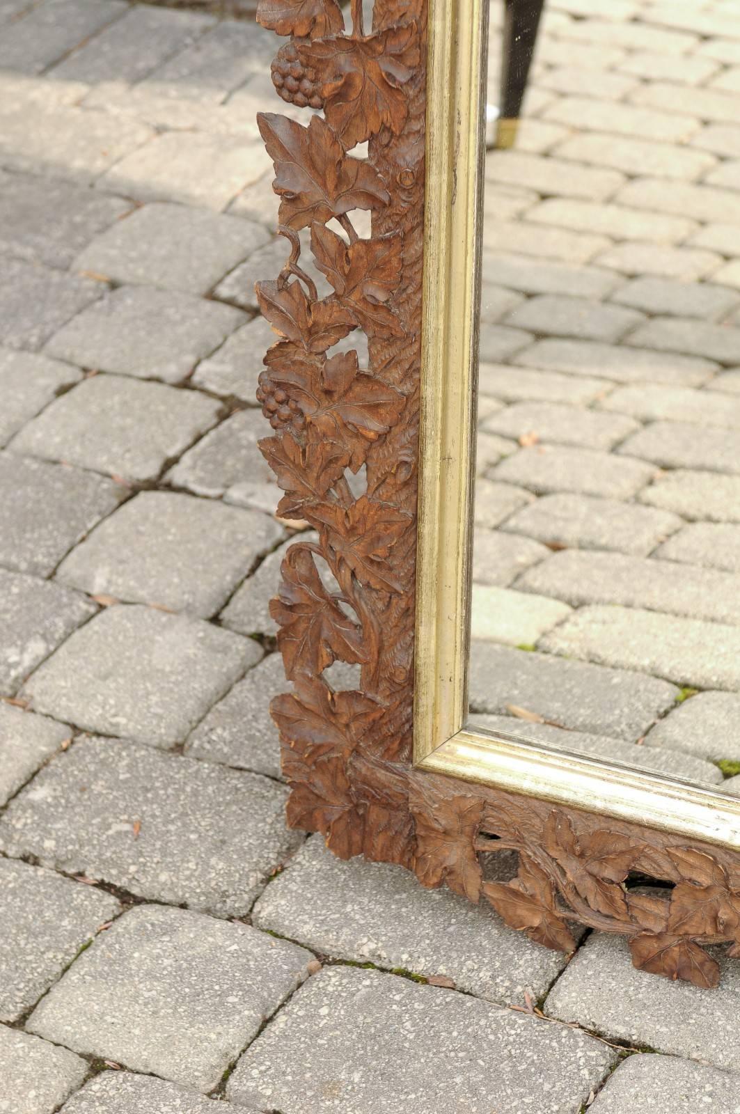 Black Forest 1880s Carved Wooden Rectangular Mirror with Openwork Grapevines 2
