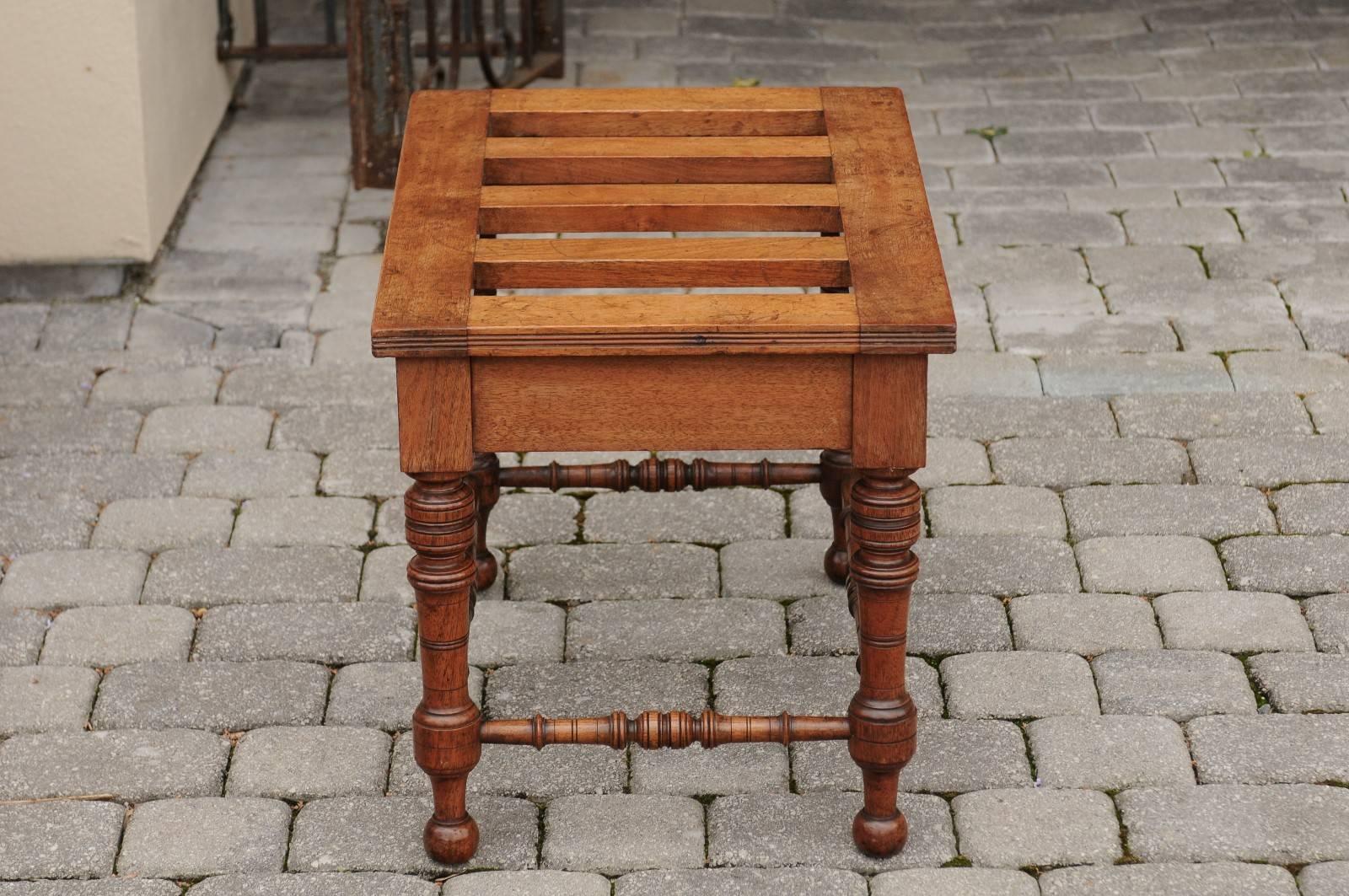 English Mahogany Luggage Rack from the Late 19th Century with Turned Legs For Sale 2