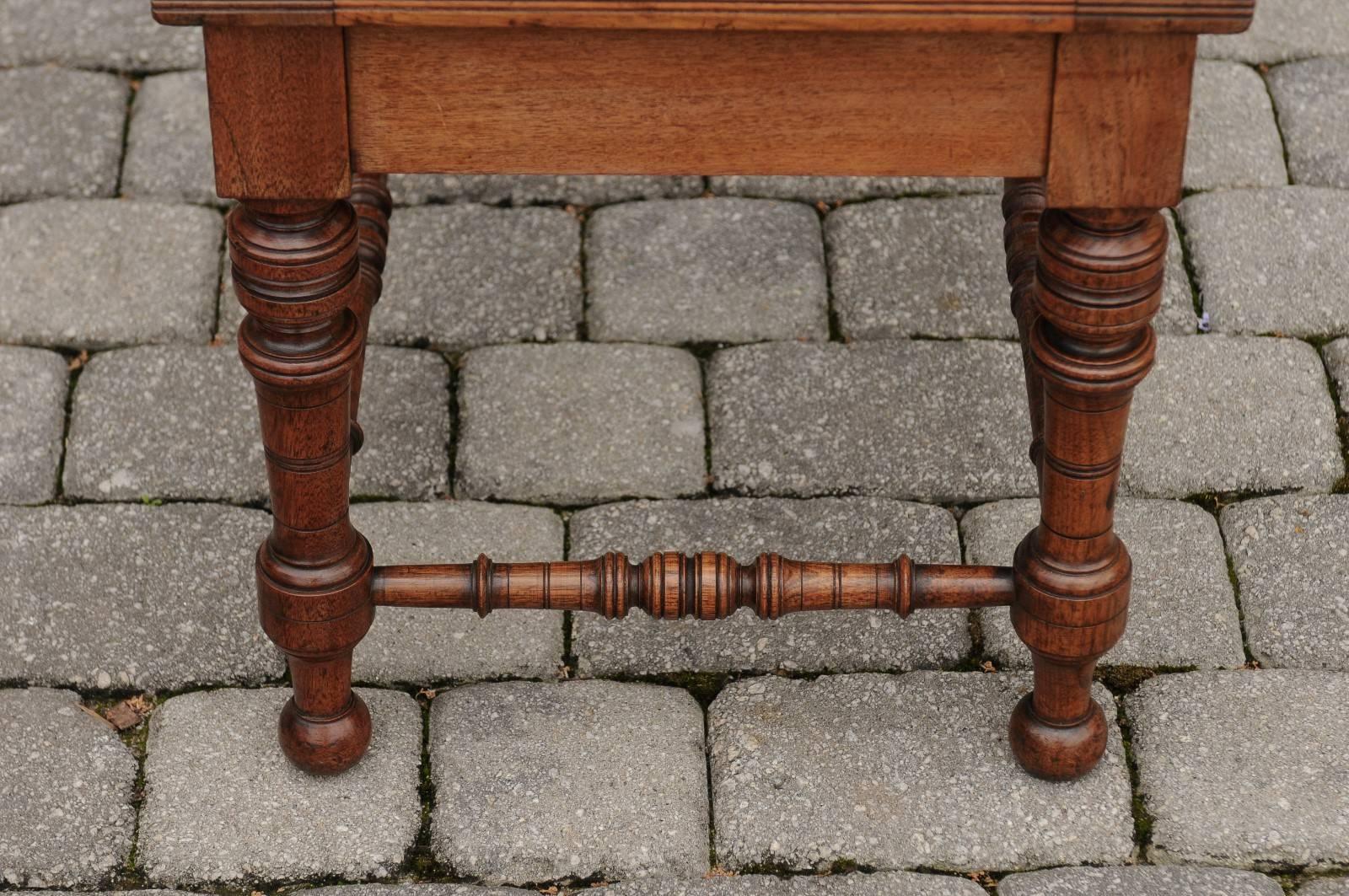 English Mahogany Luggage Rack from the Late 19th Century with Turned Legs For Sale 6