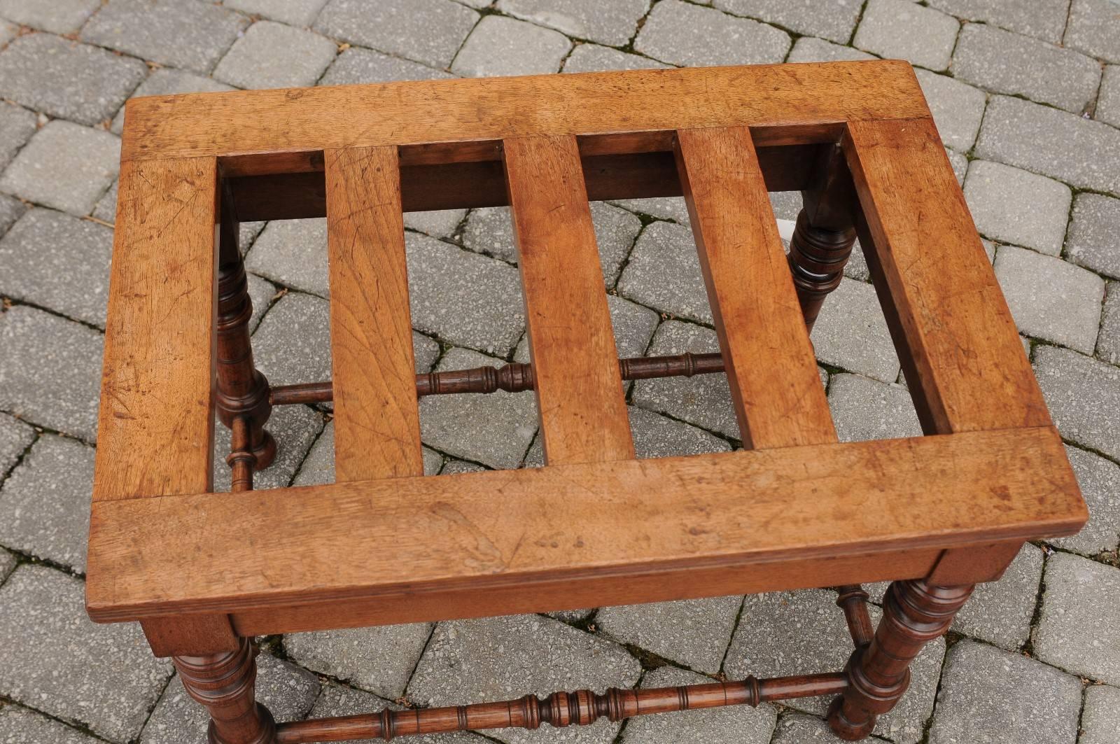 English Mahogany Luggage Rack from the Late 19th Century with Turned Legs For Sale 4