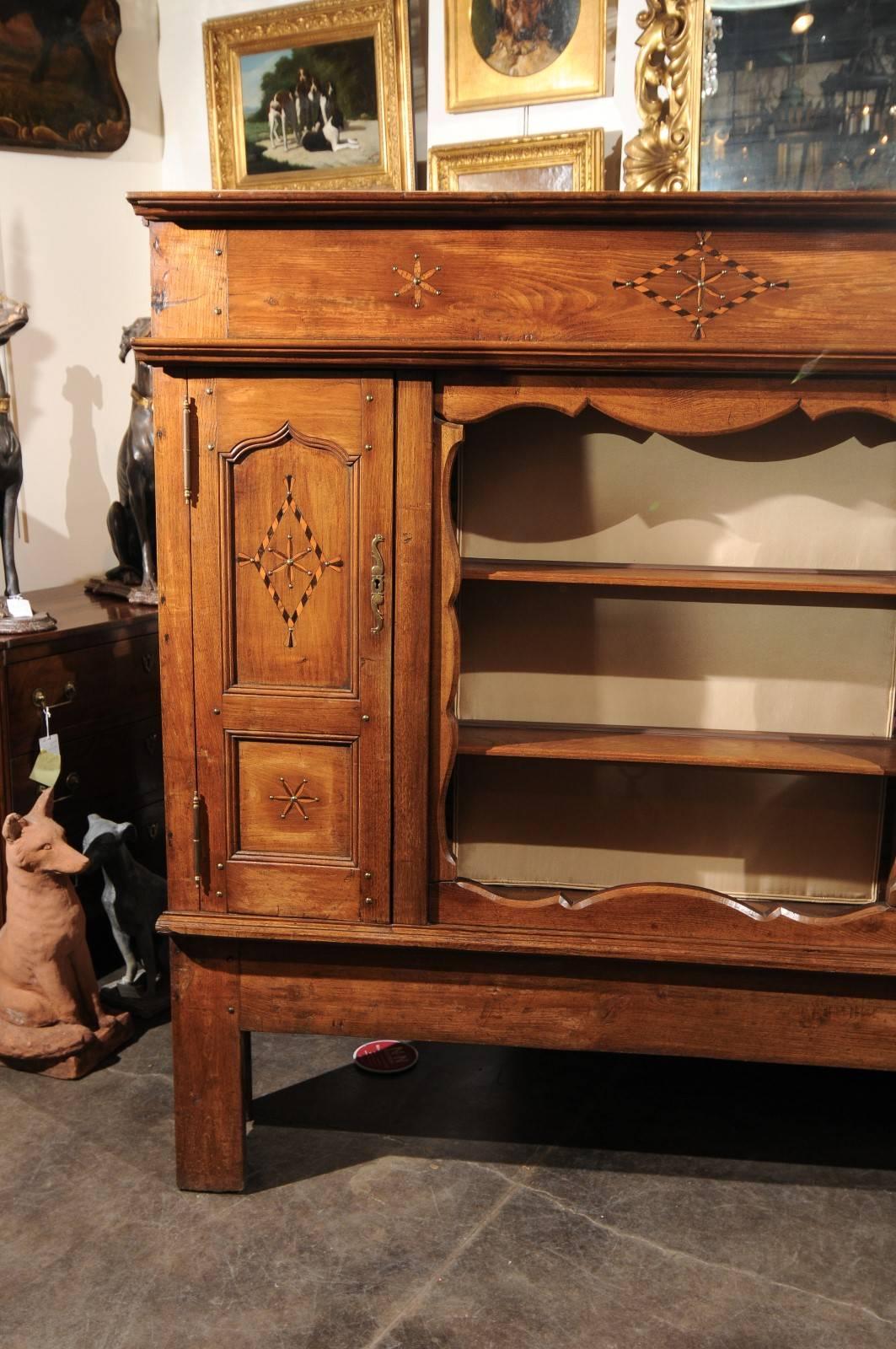 French Fruitwood Mid-19th Century Vaisselier with Open Shelving and Star Inlay 1