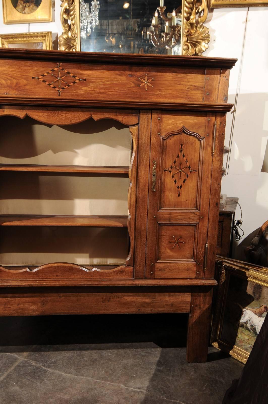 French Fruitwood Mid-19th Century Vaisselier with Open Shelving and Star Inlay 4