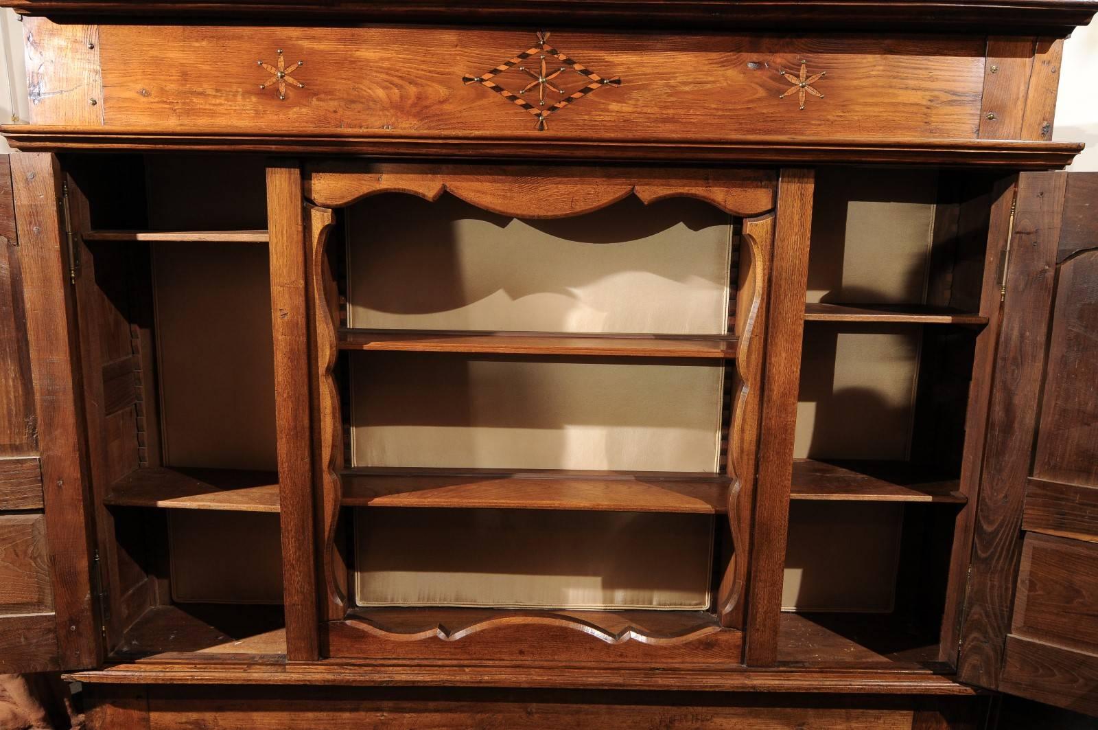 French Fruitwood Mid-19th Century Vaisselier with Open Shelving and Star Inlay 2