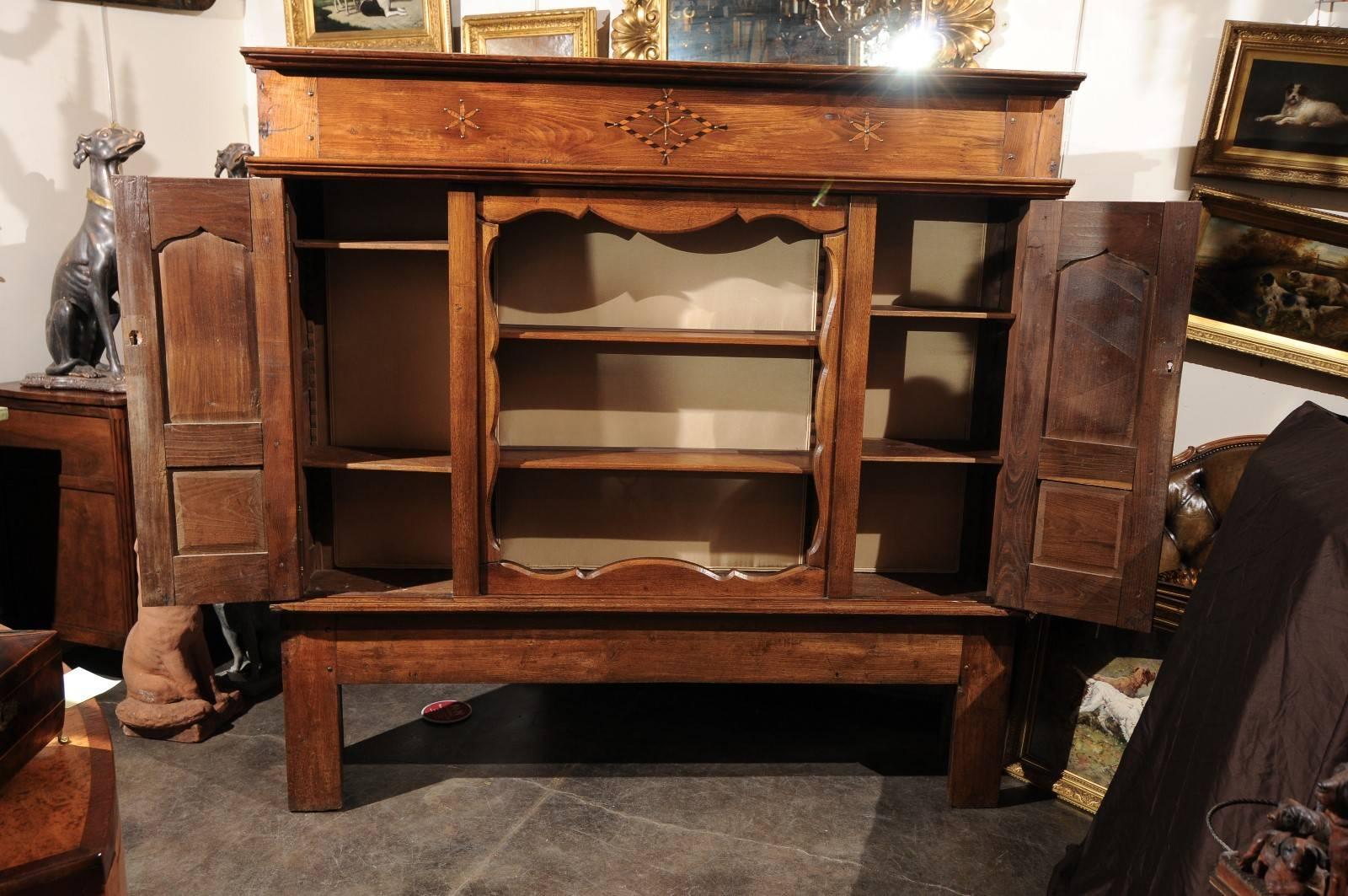 French Fruitwood Mid-19th Century Vaisselier with Open Shelving and Star Inlay 6