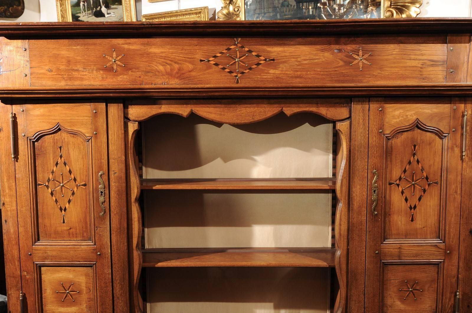 French Fruitwood Mid-19th Century Vaisselier with Open Shelving and Star Inlay 5