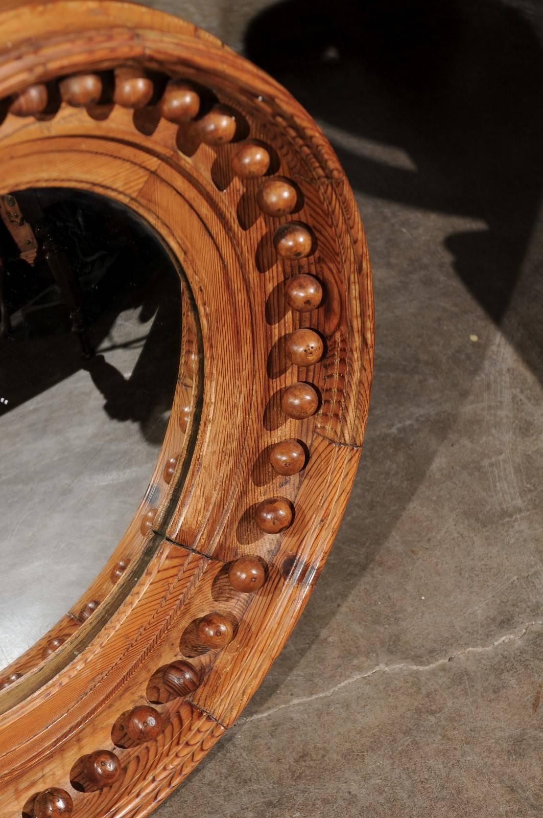 English Pine Girandole Convex Wall Mirror of Circular Shape from the Early 1800s 3