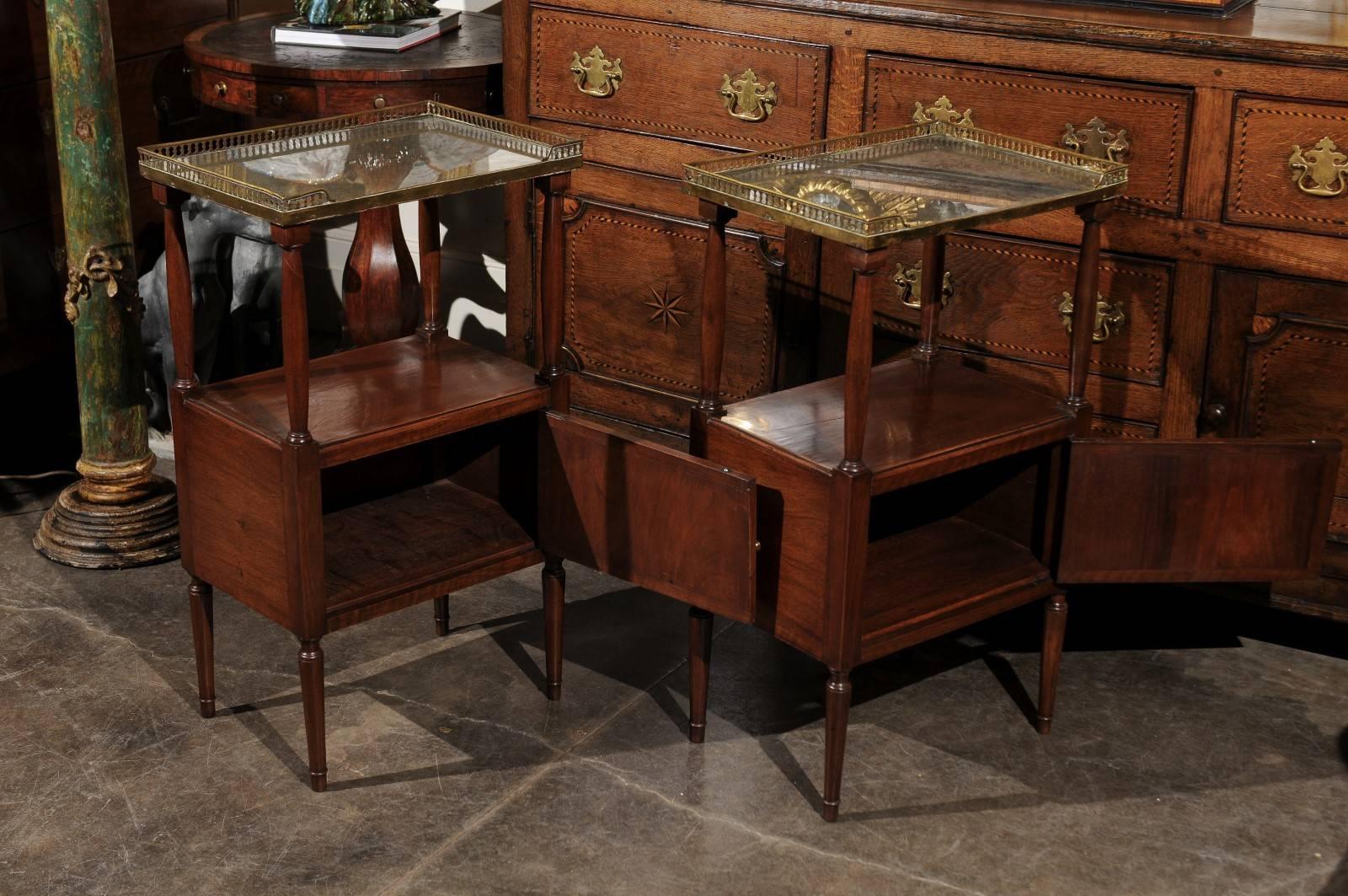 Pair of English Turn of the Century Mahogany Side Tables with Faux Book Doors In Good Condition In Atlanta, GA