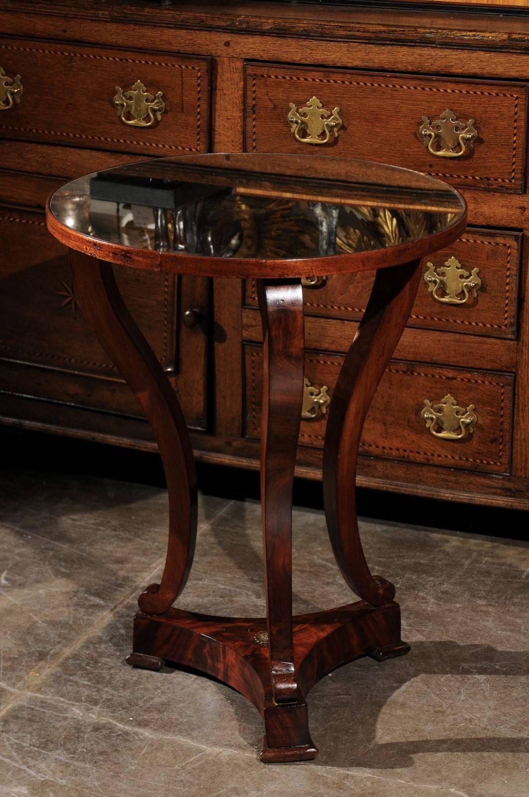 French Mahogany Restauration Style Guéridon Table with Mirrored Top, circa 1870 5