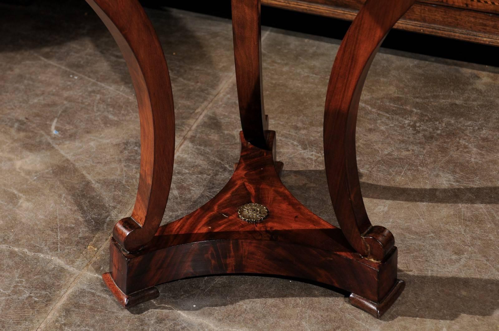 French Mahogany Restauration Style Guéridon Table with Mirrored Top, circa 1870 2