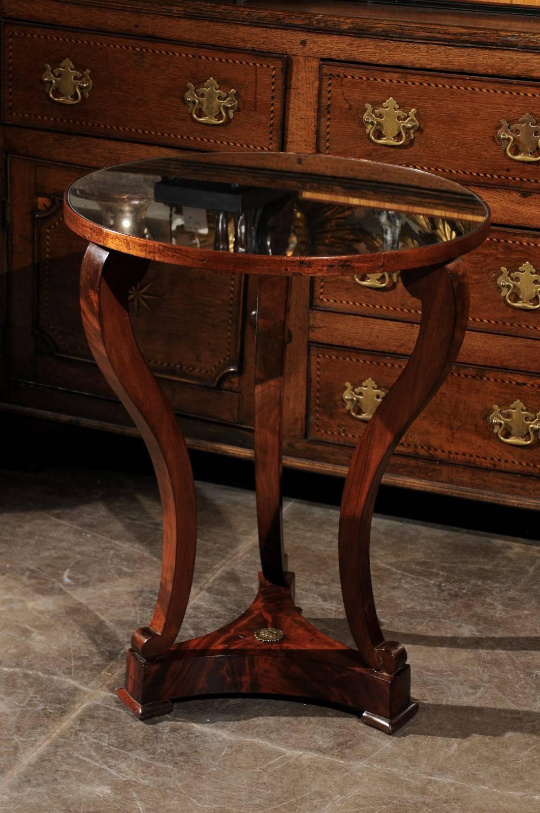 French Mahogany Restauration Style Guéridon Table with Mirrored Top, circa 1870 4
