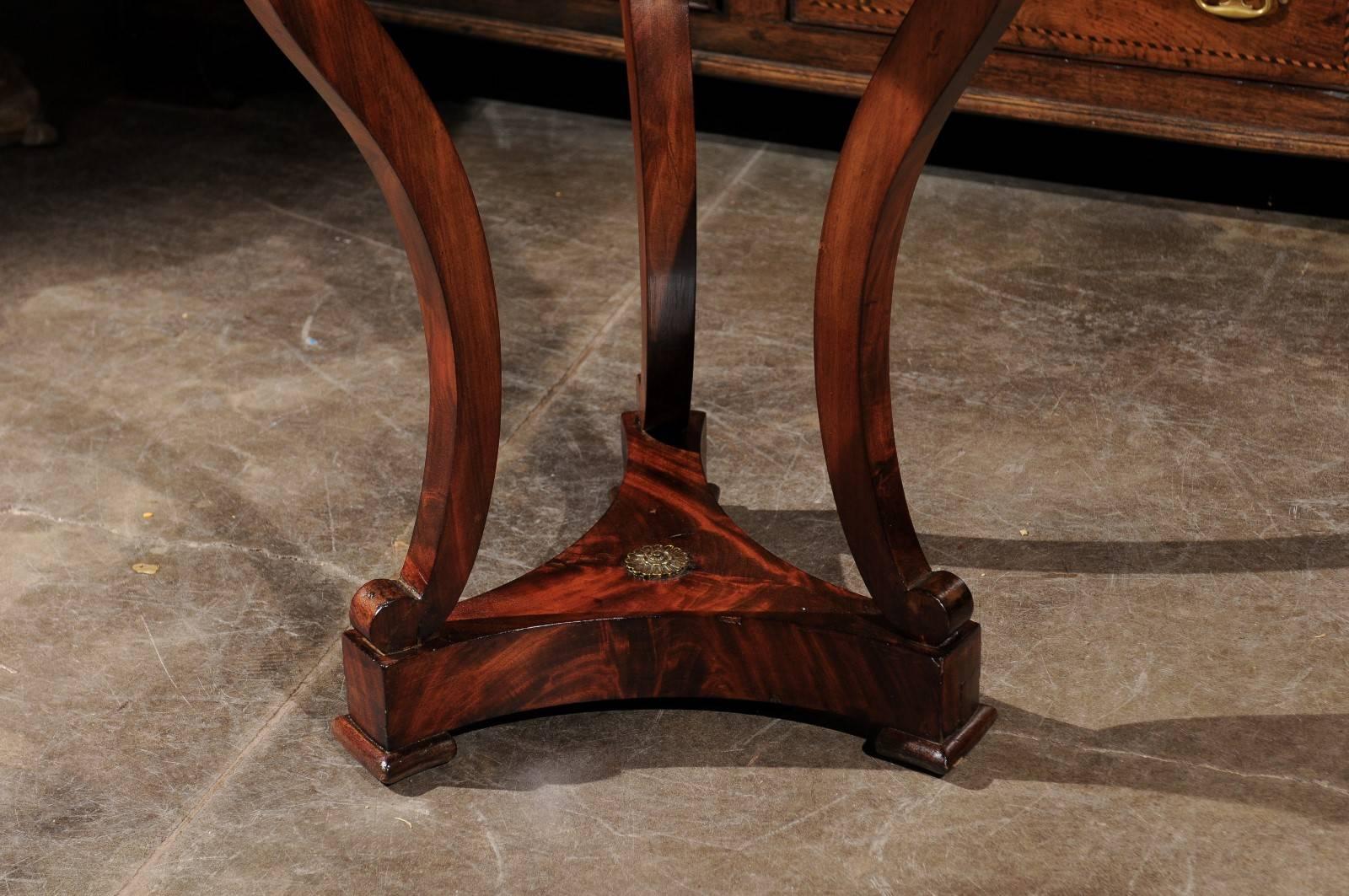 French Mahogany Restauration Style Guéridon Table with Mirrored Top, circa 1870 3