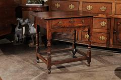 English Mid-19th Century Chestnut Side Table with Single Drawer and Turned Legs